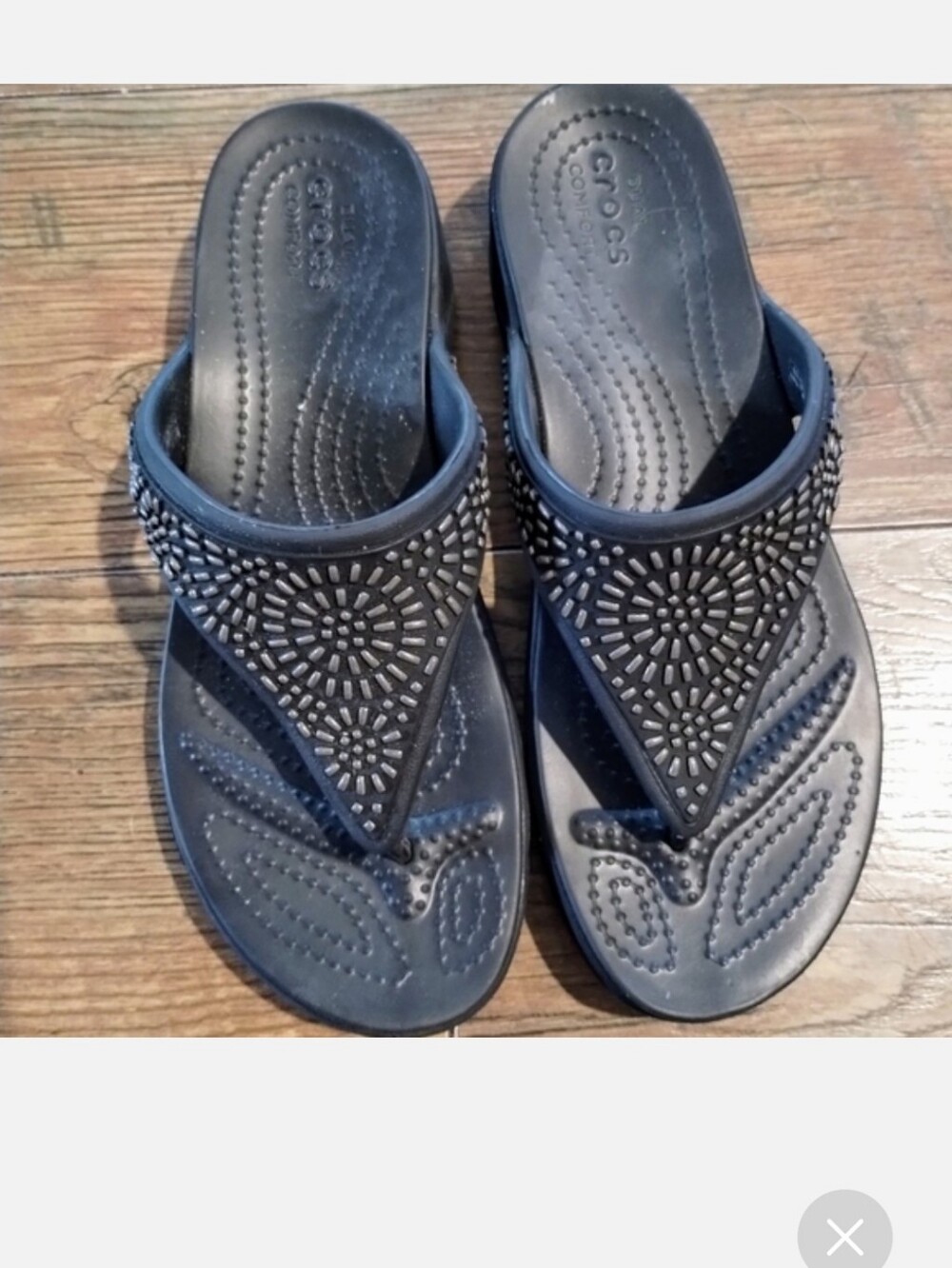 CROCSMonterey Diamante dual comfort sandals size 8